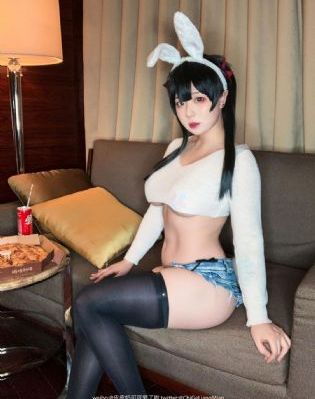 紧身裙女教师封面_国产剧手机在线看